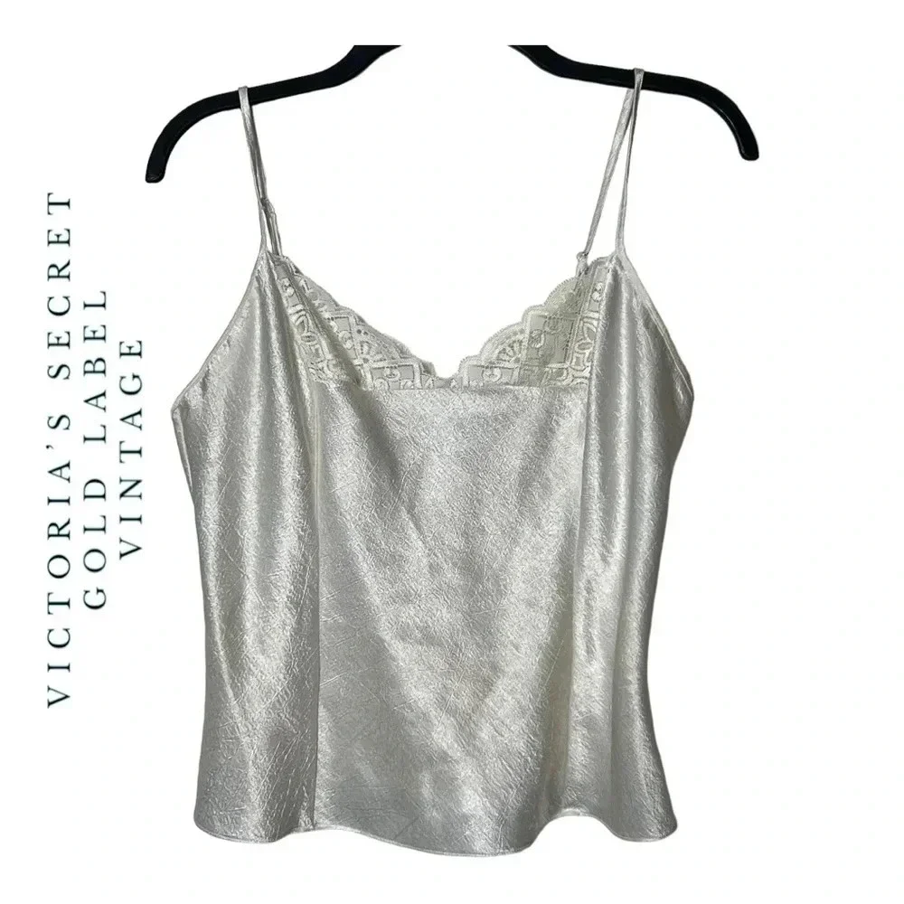 0390W. VINTAGE VICTORIA’S SECRET GOLD LABEL LINGERIE TOP WHITE IN COLOR SIZE MED